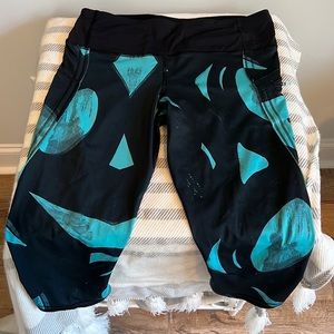 Lulu cropped workout leggings